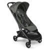 Poussette compacte Bugaboo Butterfly 2 Forest Green Poussette compacte Bugaboo Butterfly 2 Forest Green dépliée, vue de trois quarts avant, sur fond blanc