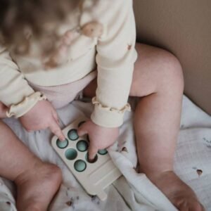 Pop-it téléphone Mushie vert pour bébé