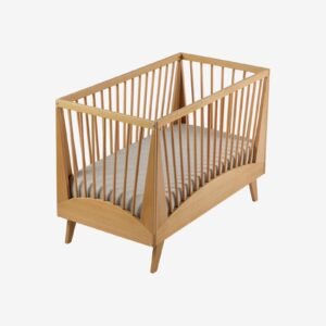 Lit bébé Sunset Vertbaudet en hêtre massif, vu de trois quarts