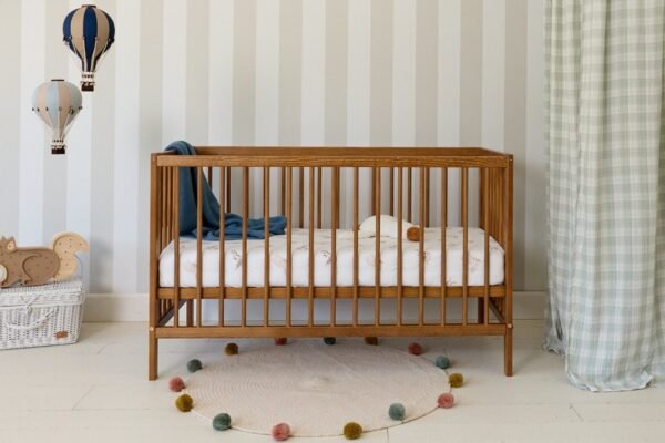 Lit bébé Vera 60x120 Mon Lit Cabane vu de face Lit bébé Vera 60x120 Mon Lit Cabane vu de face
