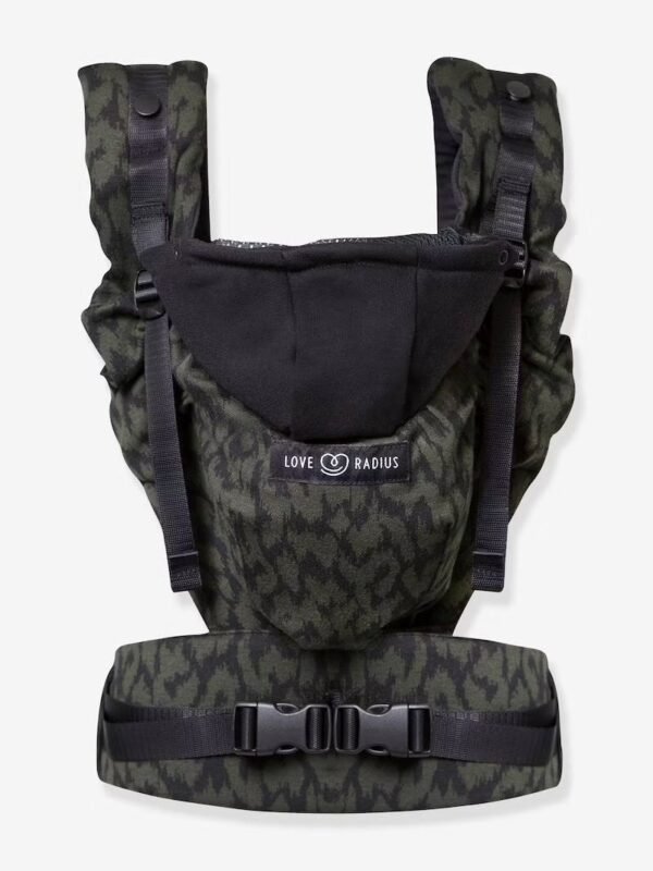 Porte-bébé HoodieCarrier 2 Love Radius wild camo, vu à plat Porte-bébé HoodieCarrier 2 Love Radius wild camo vu à plat : bretelles, têtière noire et ceinture à double boucle