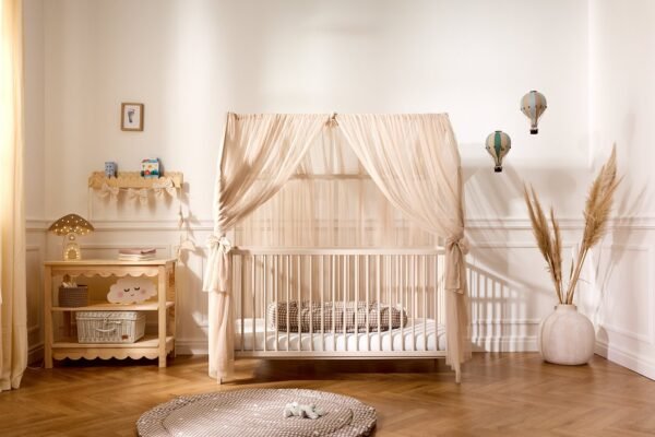 Toile de lit cabane en tulle beige Mon Lit Cabane, vue d'ensemble Toile de lit cabane en tulle beige Mon Lit Cabane, vue d'ensemble
